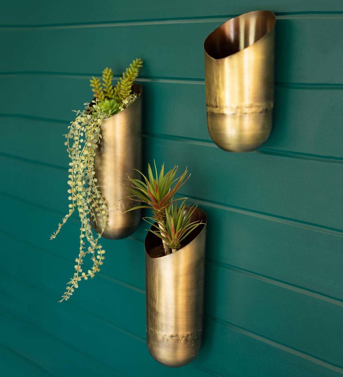 garden-wall-planters
